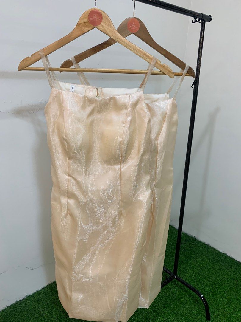 IKEA Inspired Adjustable Clothes Rack Black, Furniture & Home Living