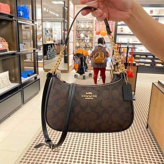 Vintage Coach Shoulder Bag, Women's Fashion, Bags & Wallets, Shoulder Bags  on Carousell