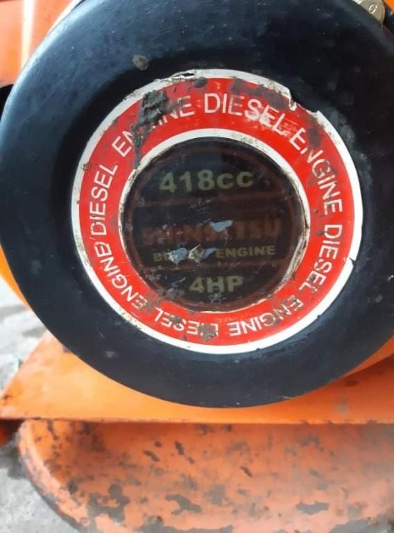 CONCRETE VIBRATOR MACHINE, Commercial & Industrial, Construction Tools