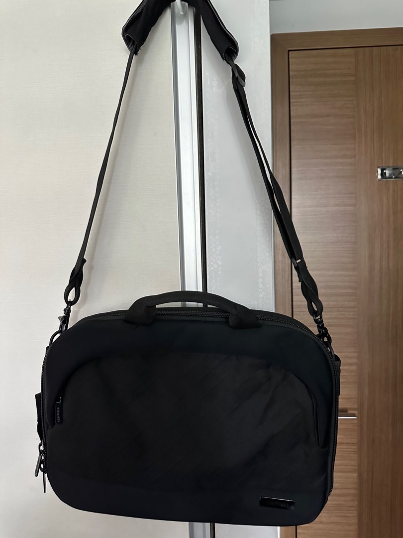 Crumpler Mantra pro briefcase, Men's Fashion, Bags, Sling Bags on Carousell