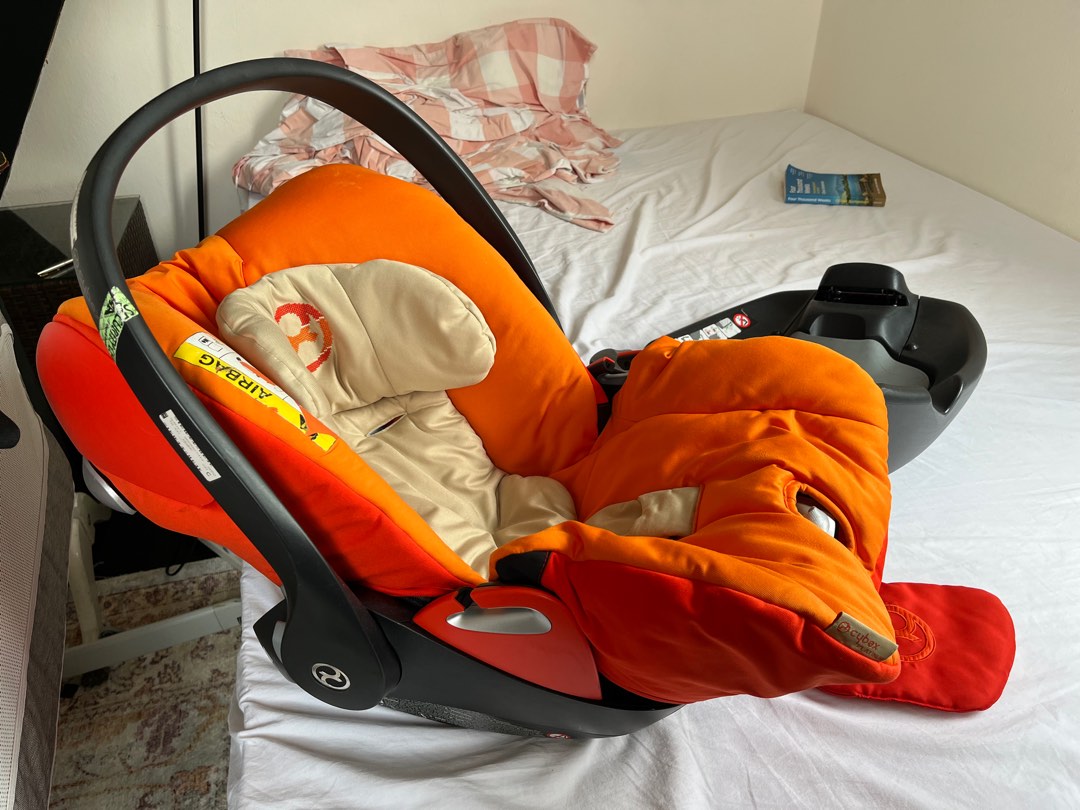 Cybex Cloud q car seat with isofix base, Babies & Kids, Going Out, Car