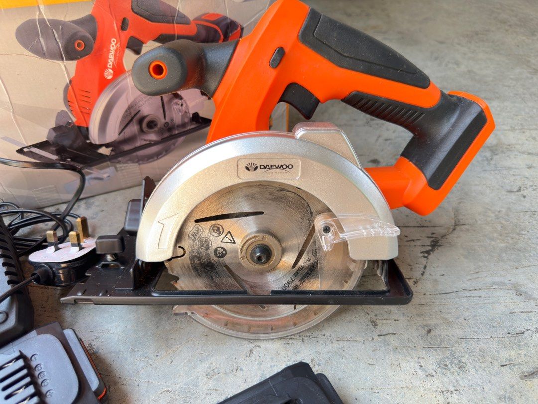 Daewoo Cordless 20V Circular Saw DALCS009 Furniture Home Living