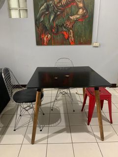 Dimensione 4 seater dining table