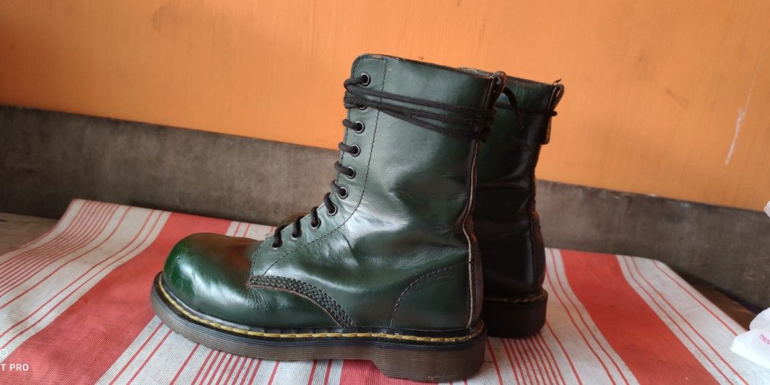 DR MARTENS STEEL TOE Men s Fashion Footwear Boots on Carousell