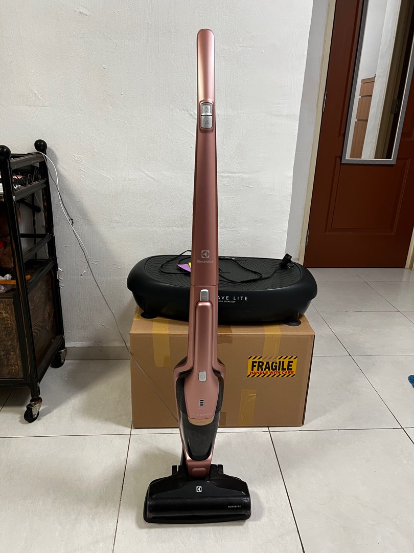 Electrolux cordless vacuum cleaner, TV & Home Appliances, Vacuum