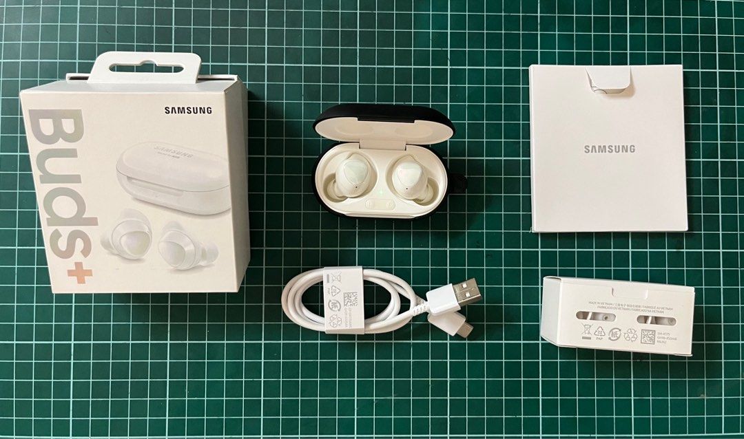 Galaxy Buds Plus Fullset with Ringke Case Audio Earphones on