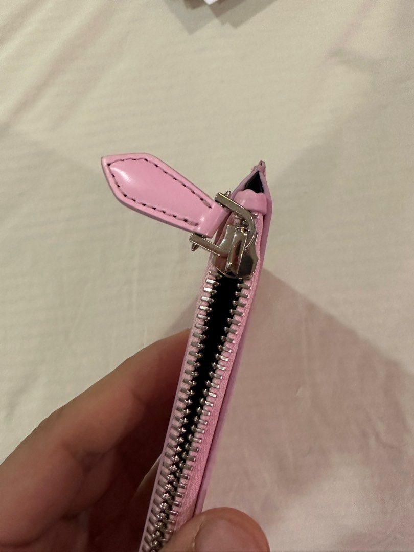 Givenchy Antigona Envelope (Category: Luxury Bags & Wallets) located in Makati City. Submitted by pao0119 (Listing ID 1226235231, Image 3). Description: Selling my Givenchy Antigona Clutch Sakura Pink Used 3 times only. No flaws or scratches. Lost the inclusions. Bag only Bought it for 35k Selling it for 15k .