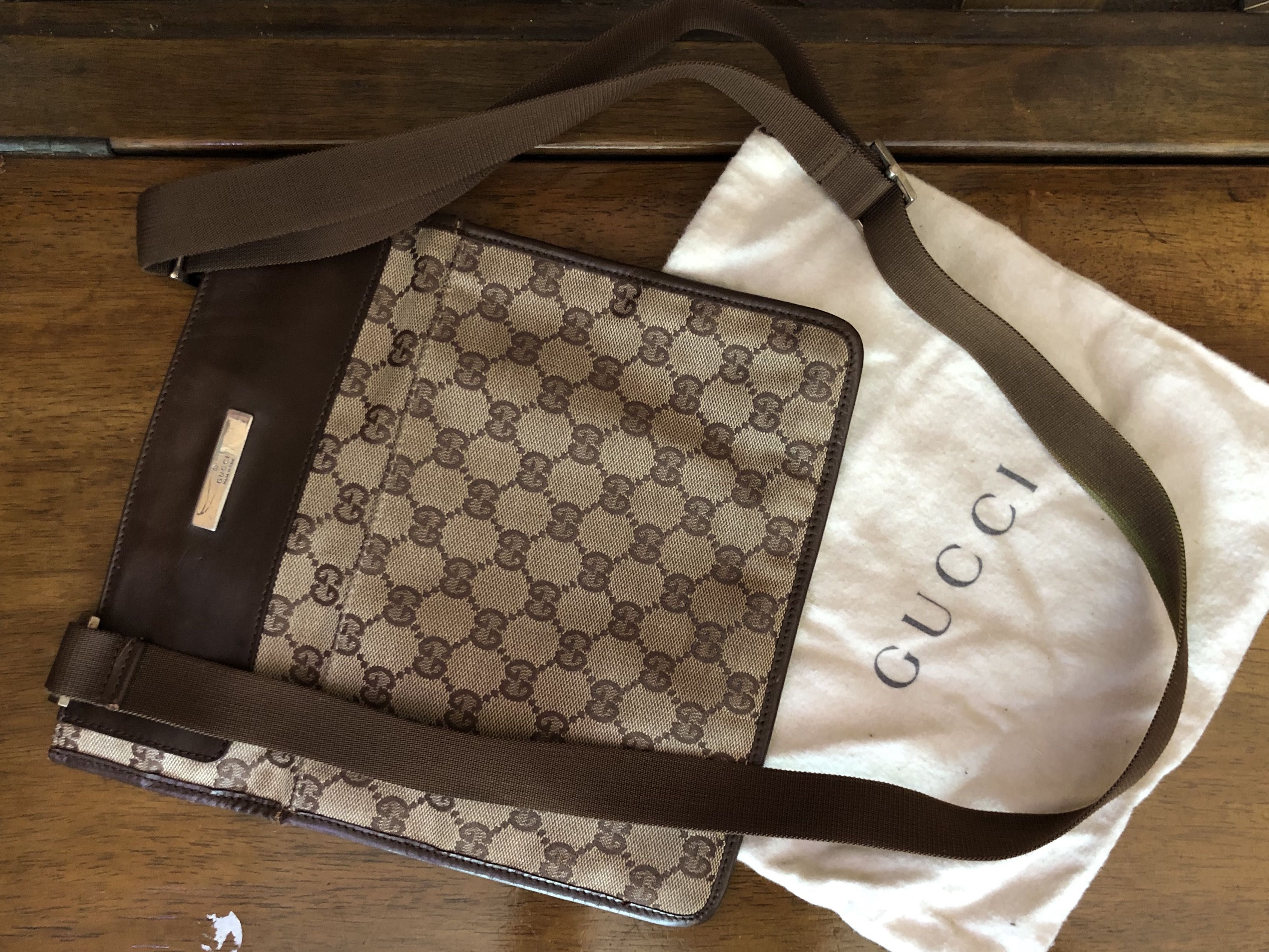 Gucci discount monogram crossbody