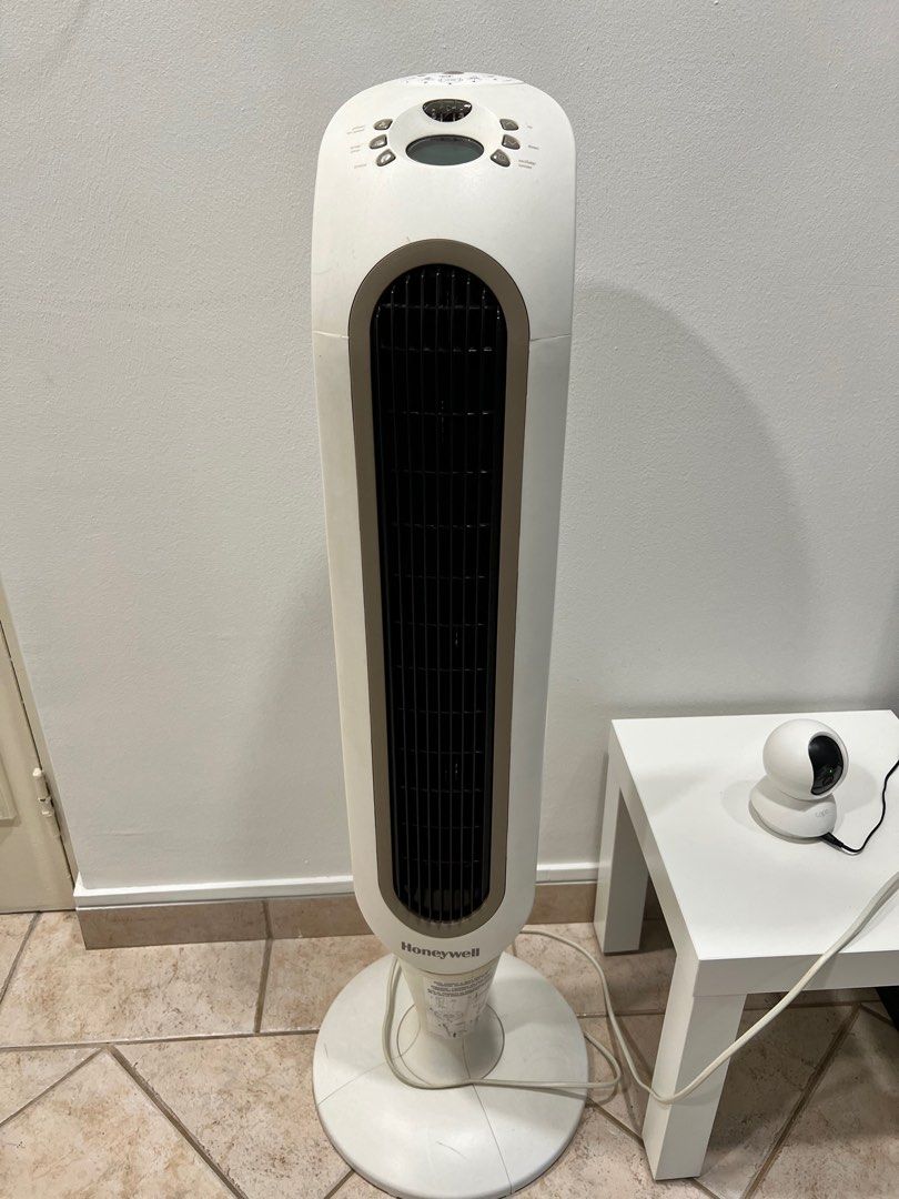 Honeywell Tower Fan, Furniture & Home Living, Lighting & Fans, Fans on