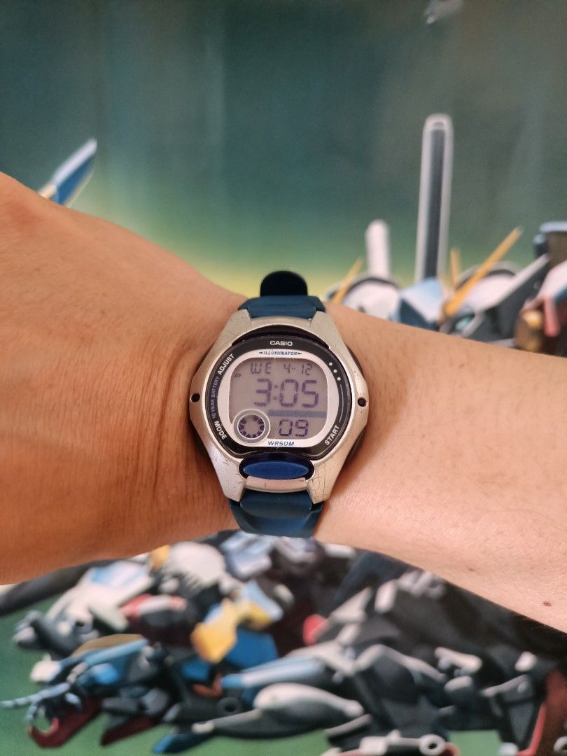 Casio lw200 hotsell