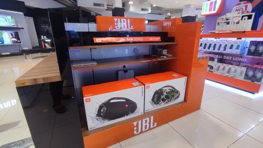 JBL SOUND BAR (Category: Soundbars, Speakers & Amplifiers) located in Quezon City. Submitted by maryann5721 (Listing ID 1226273652, Image 3). Description: JBL SOUND BAR BAR 2.0-8,500 BAR 5.0 multibeam- 23,000 BAR 5.1 CHANNEL -36,500 BAR 2.1 DEEP SOUND BAR-17,300 Brand new and sealed with warranty and receipt 7 days replacement 1 yr warranty on parts and service Pick up / Viewing in the store located in Makati and San Juan We accept COD with DELIV