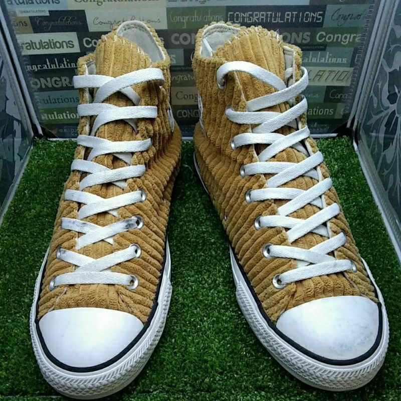 Corduroy hotsell chuck taylor