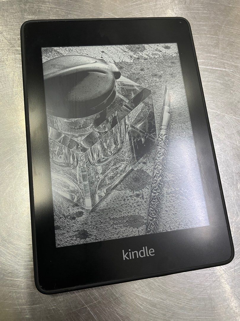 Kindle Paperwhite 4, Mobile Phones & Gadgets, E-Readers on Carousell