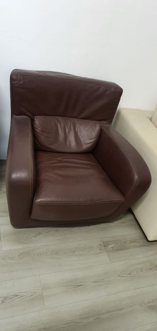 Lightly used very comfortable leather armchair Furniture Home