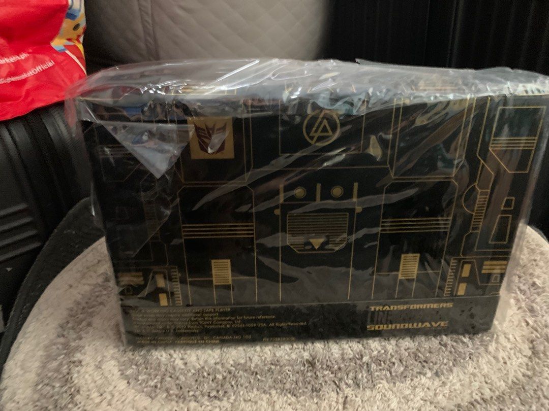 Linkin park x transformers soundwave very rare (Category: Western Merchandise) located in Manila. Submitted by jetait (Listing ID 1226211209, Image 2). Description: Negotiable.