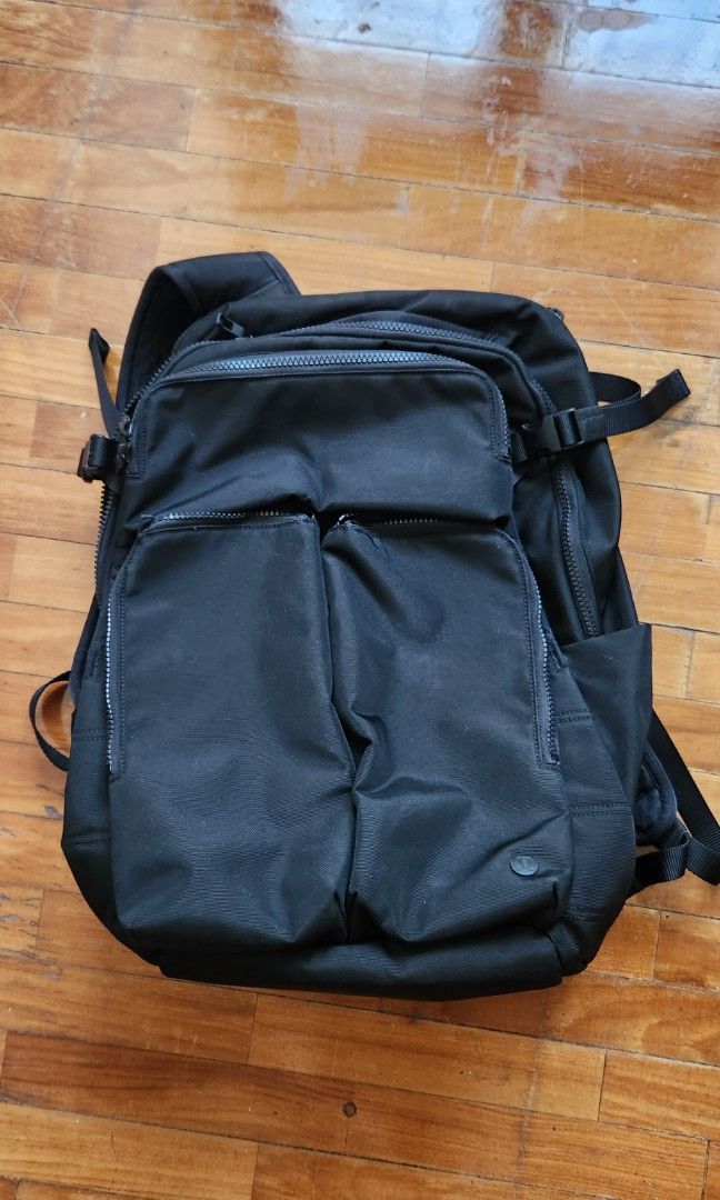 Lululemon assert deals backpack 30l