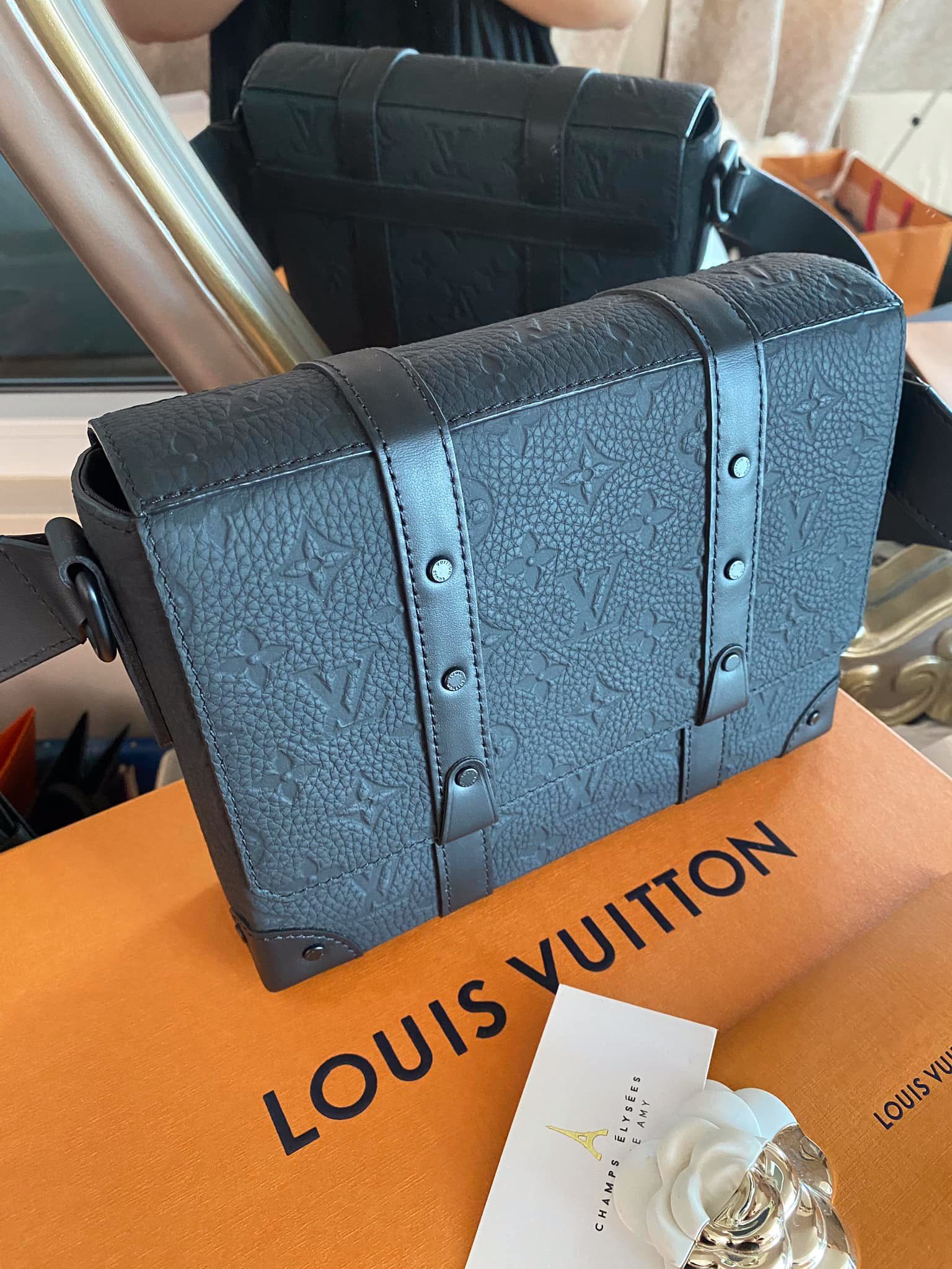 Louis Vuitton Trunk Messenger Taurillon Monogram, Men's Fashion, Bags, Belt  bags, Clutches and Pouches on Carousell