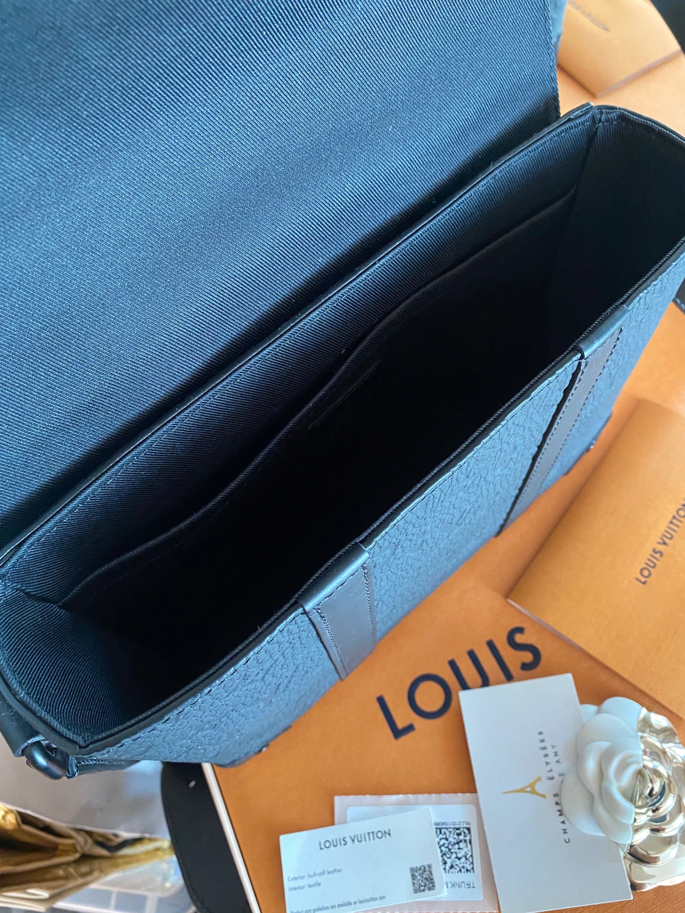 Vertical Trunk Wearable Wallet Monogram Eclipse - Men - Bags