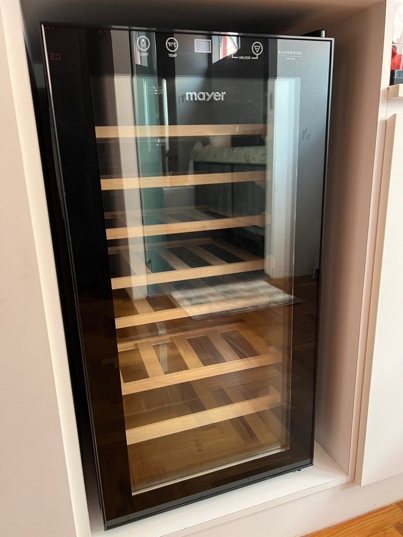 Mayer 28 bottles wine chiller, TV & Home Appliances, Kitchen Appliances