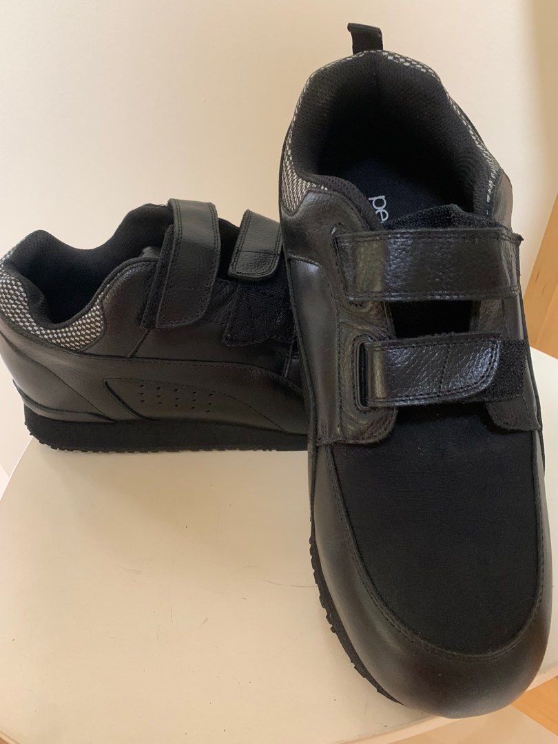 Shoes for Lymphoedema feet Men s Pedros Stretch Walker Stretch Shoes Women s Fashion Footwear Sneakers on Carousell