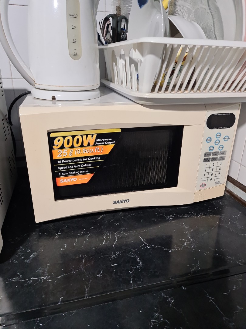 Sanyo Microwave Oven, TV & Home Appliances, Kitchen Appliances, Other