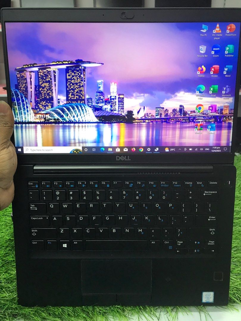 DELL Latitude 7390 i7 512gb 16gb デル（46) Intermedio Dell 
