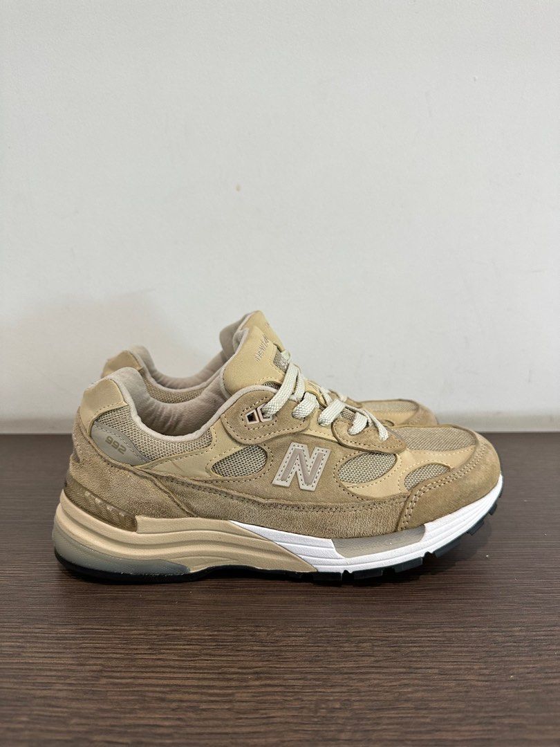 New balance 992 original Fesyen Pria Sepatu Sneakers di Carousell
