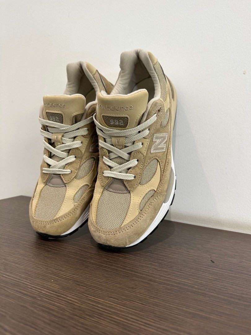 New balance 992 original Fesyen Pria Sepatu Sneakers di Carousell