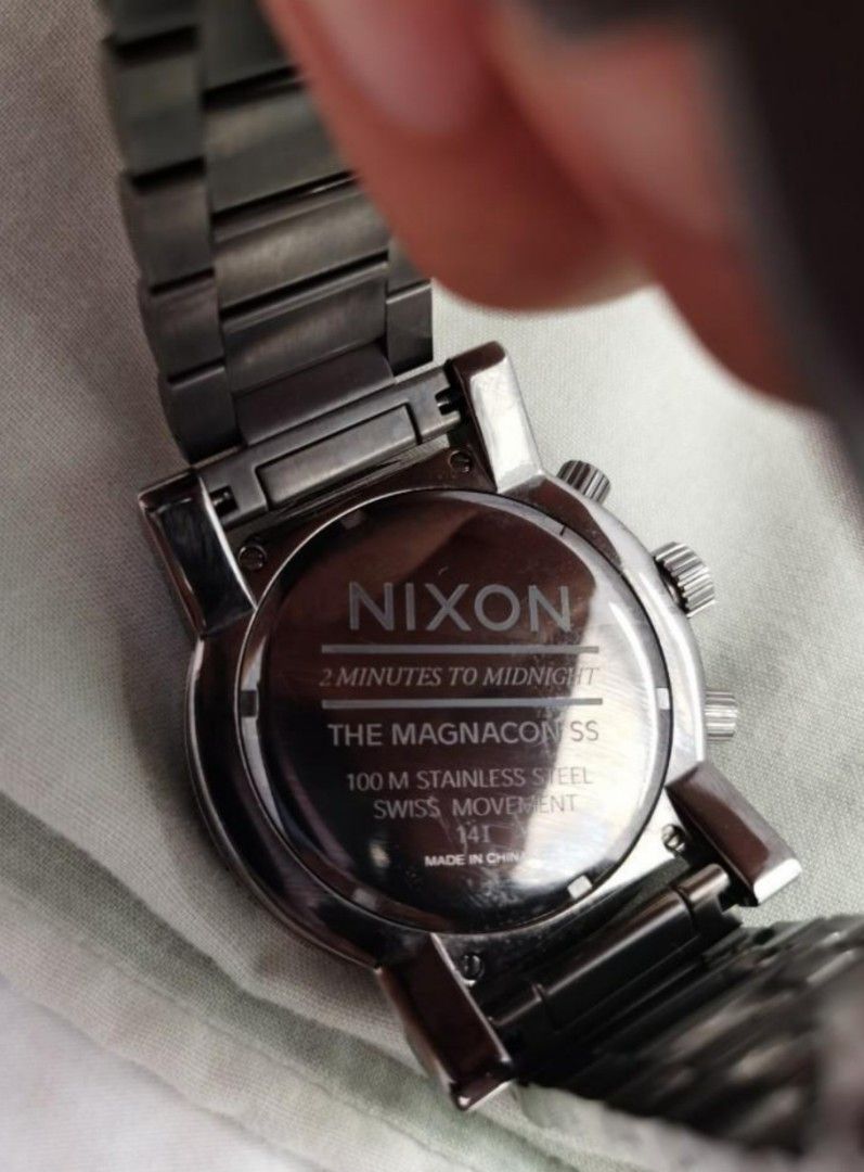 Nixon magnacon 2 minutes to top midnight