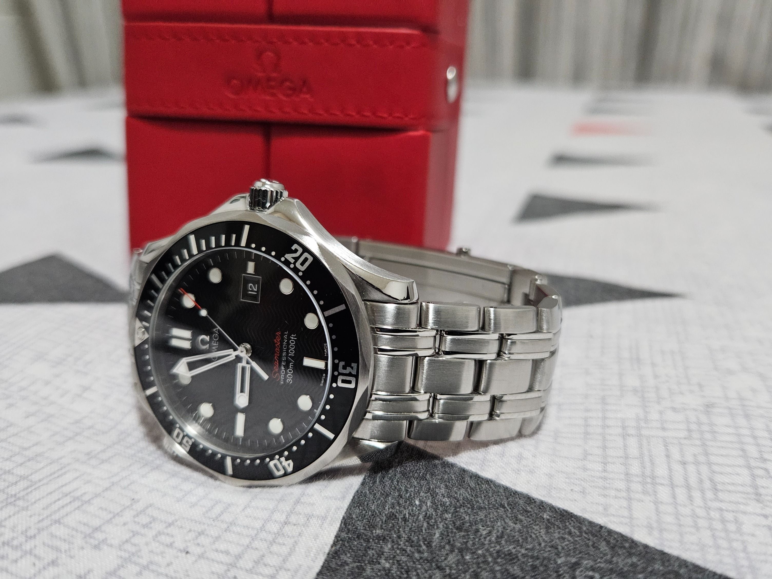 Omega Seamaster Professional 300m Quartz / 41mm Ref 212.30.41.61.01