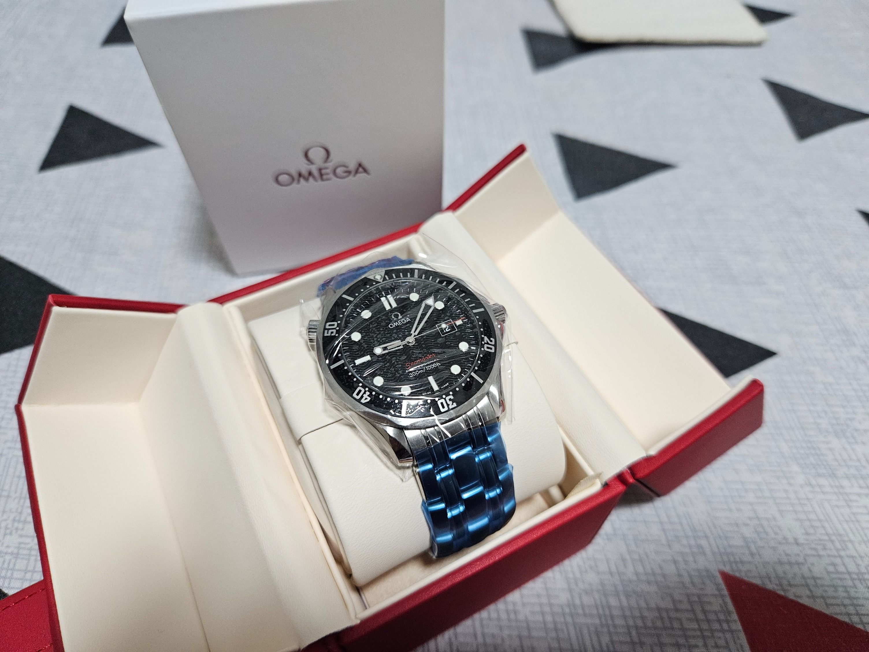 Omega Seamaster Professional 300m Quartz / 41mm Ref 212.30.41.61.01