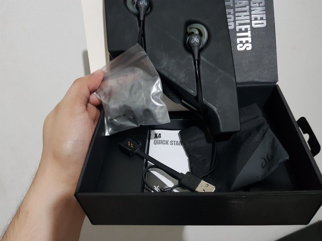 Original Jaybird X4 - Wireless bluetooth headset (Category: Earphones) located in Pasig City. Submitted by declutter_a_ciro (Listing ID 1226210283, Image 1). Description: Original Jaybird X4 Complete accessories Unused buds Box Charger Manual Wireless bluetooth headset Last price posted Meet-up: BGC.