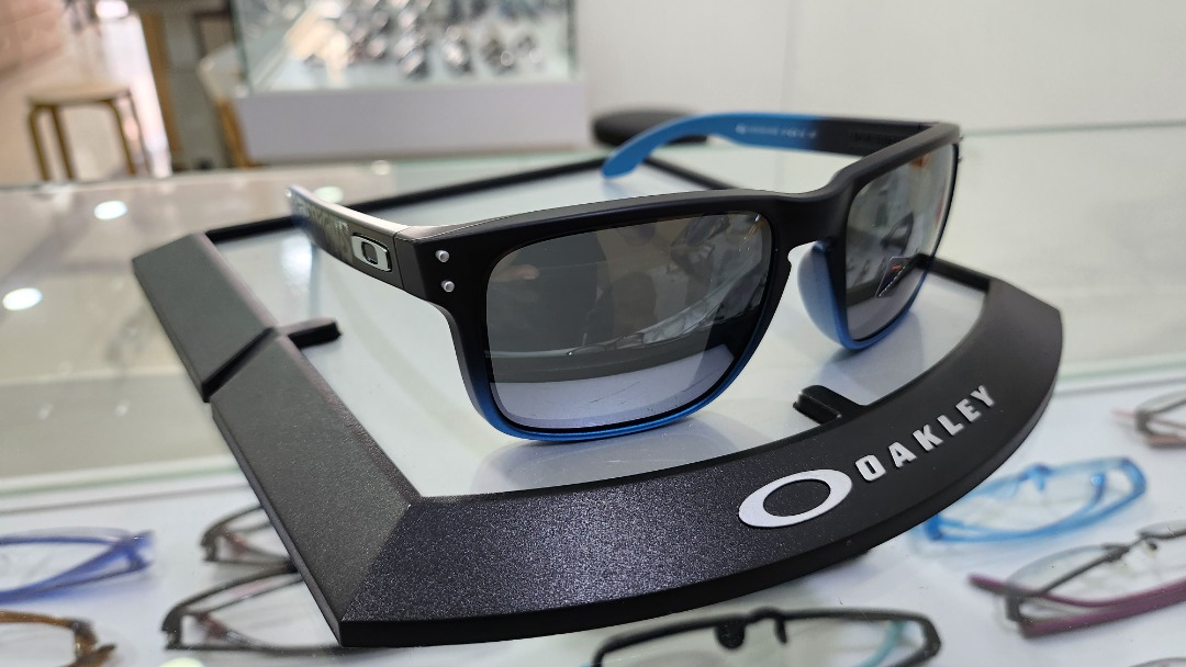 ORIGINAL Oakley Holbrook Troy Lee Design Men s Fashion Watches