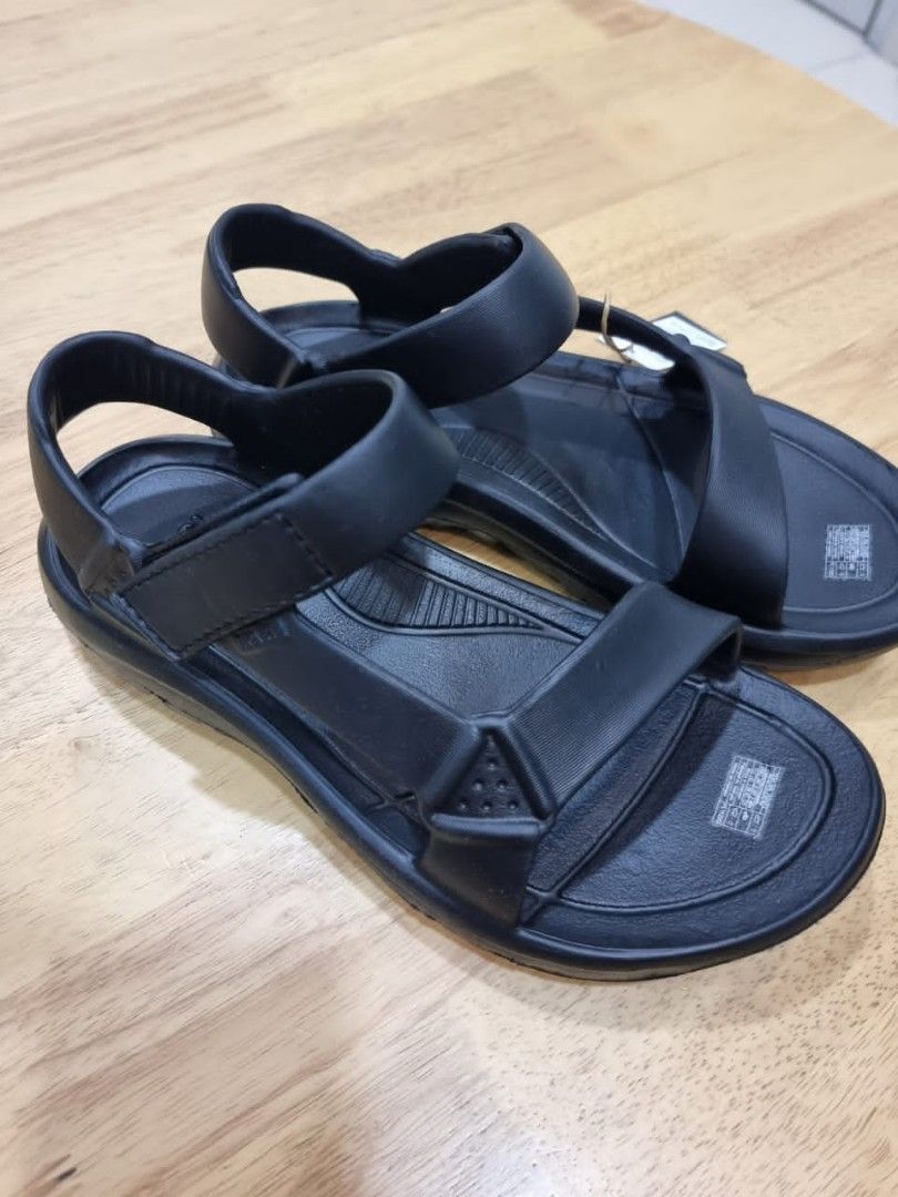 Teva sales size 7