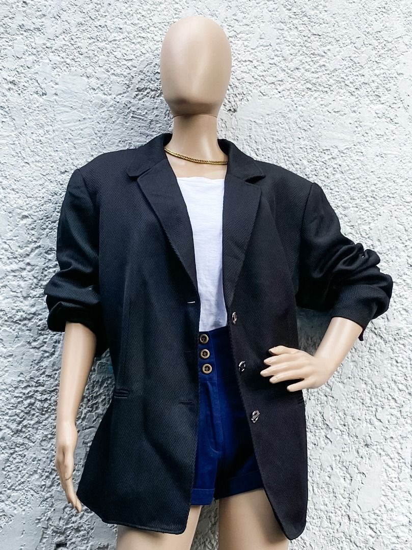 Oversized Black Blazer (Category: Coats, Jackets and Outerwear) located in Quezon City. Submitted by mommake (Listing ID 1226236162, Image 1). Description: - Such good quality, oversized fit - Good fit for sizes L-XL (pinned at the back for this photo for a better fit on the mannequin) - Shipping c/of buyer, item can be shipped from QC, Ortigas, or Makati, can also ship via Flash Express, no Shopee checkout Mannequin’s dimensions: Bust: 30 inches