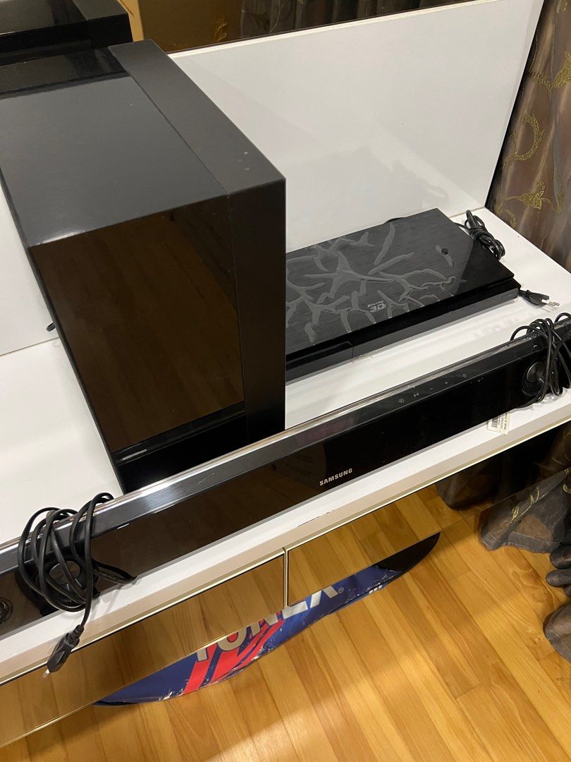 Samsung Soundbar, Subwoofer and Bluray Disc player, Audio, Soundbars