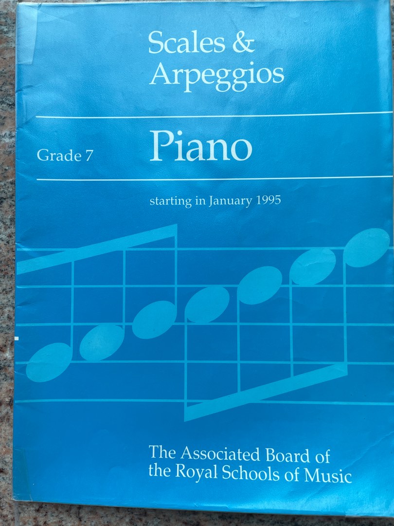 Scales, arpeggios & broken chords piano grade 7, 興趣及遊戲, 書本 & 文具, 教科書 Carousell