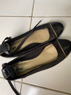Sepatu wanita merk Fioni | Payless