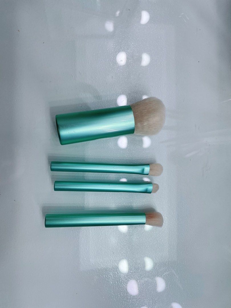 Sephora Makeup Brush Mini (Category: Makeup) located in Laoag. Submitted by senicecollection (Listing ID 1226133361, Image 1). Description: Like New Authetic Without Storage cup Bought from Sephora.