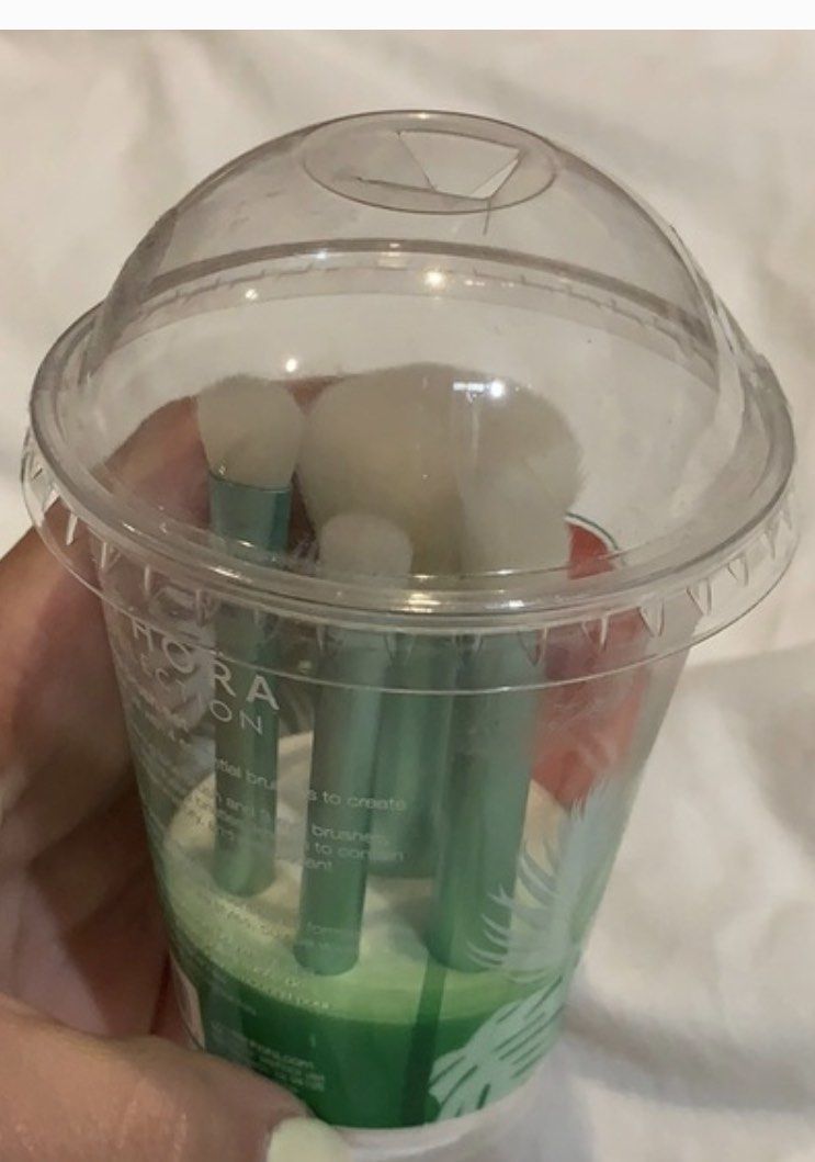 Sephora Makeup Brush Mini (Category: Makeup) located in Laoag. Submitted by senicecollection (Listing ID 1226133361, Image 3). Description: Like New Authetic Without Storage cup Bought from Sephora.