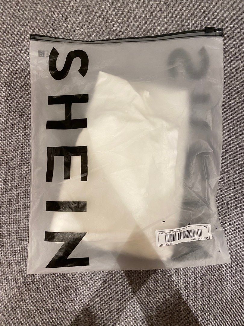 SHEIN backless batwing top in while - XS, Women's Fashion, Tops, Shirts on  Carousell