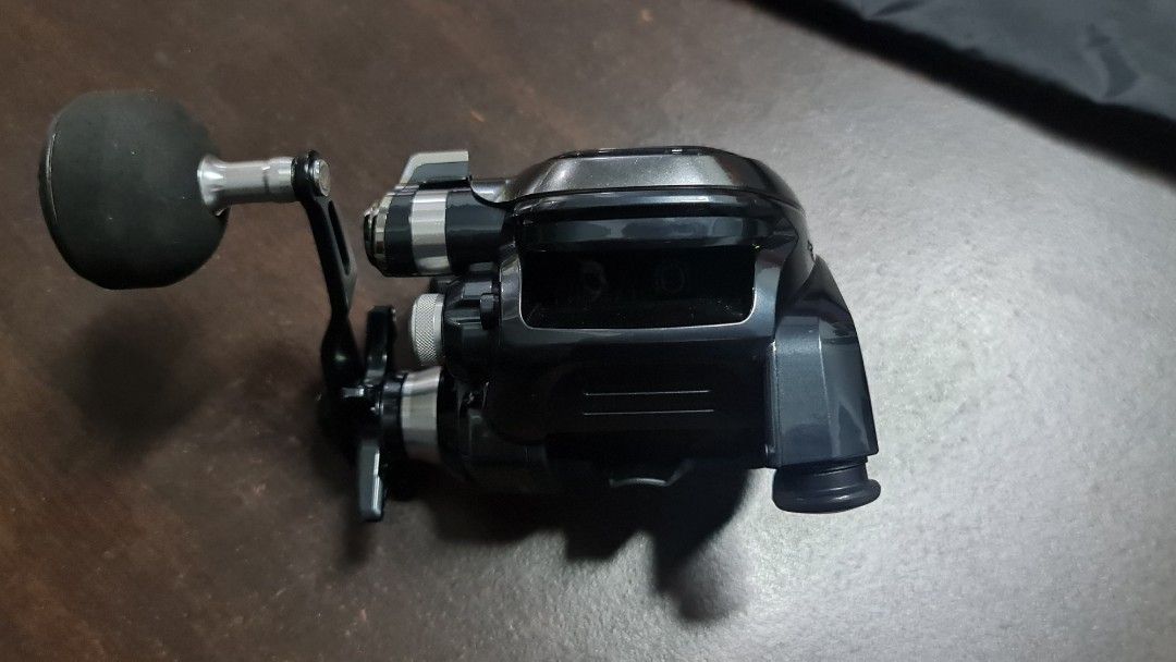Shimano plays 3000 electric reel, Sports Equipment, Fishing on