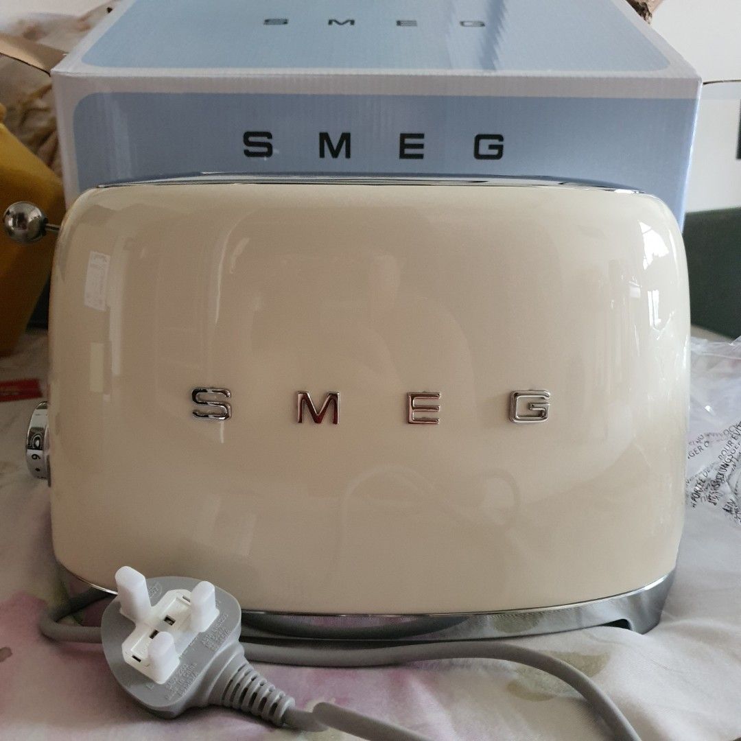 SMEG bread toaster, TV & Home Appliances, Kitchen Appliances, Ovens & Toasters on Carousell