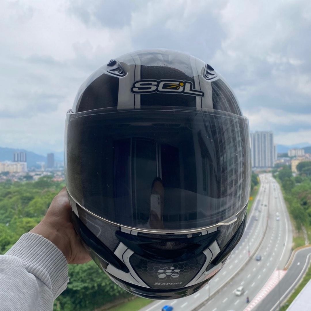 SOL HORNET DESIGN BOGO VISOR FULLFACE HELMET, Motorbikes on Carousell