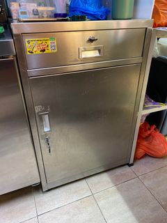 (Category: ) located in . Submitted by lockeroom (Listing ID 1226127377, Image 1). Description: .