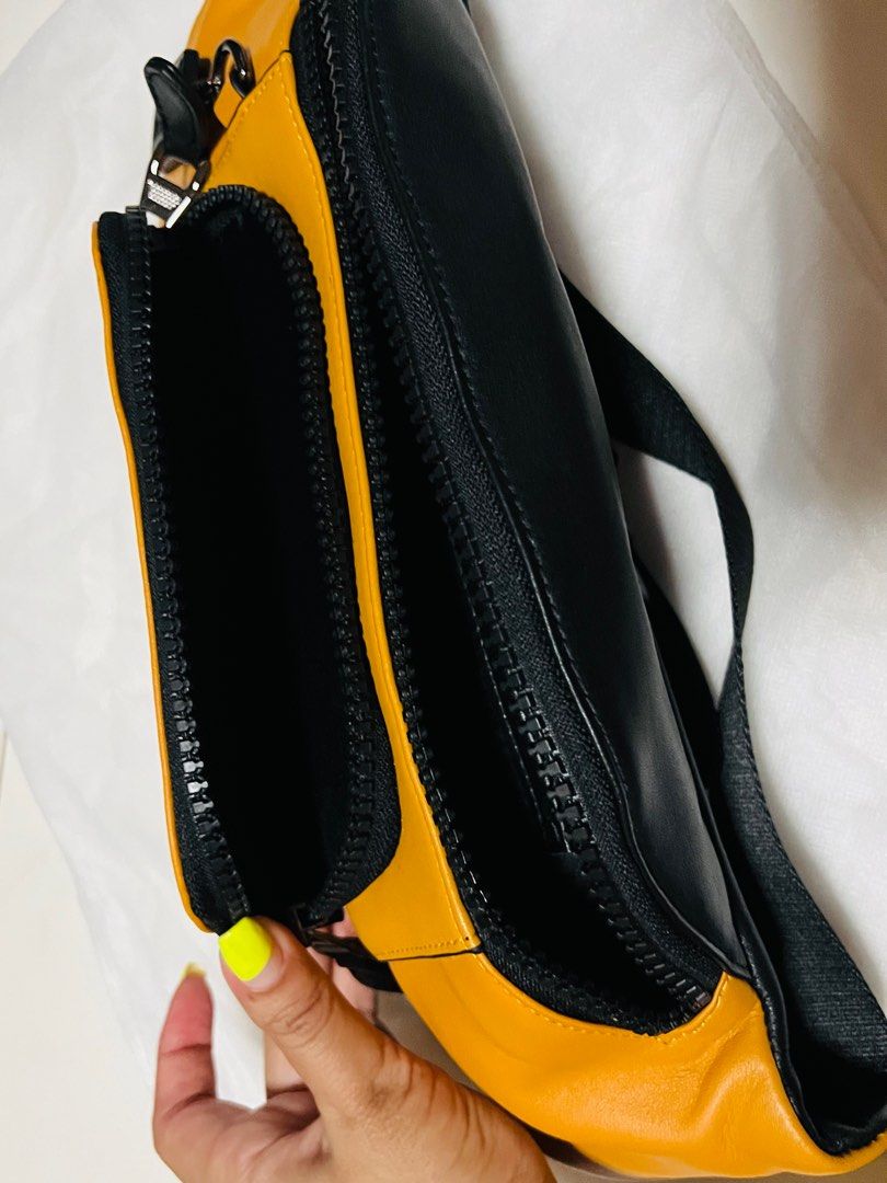 Tomaz Sling Bag BN Mustard Yellow, Men's Fashion, Bags, Sling Bags