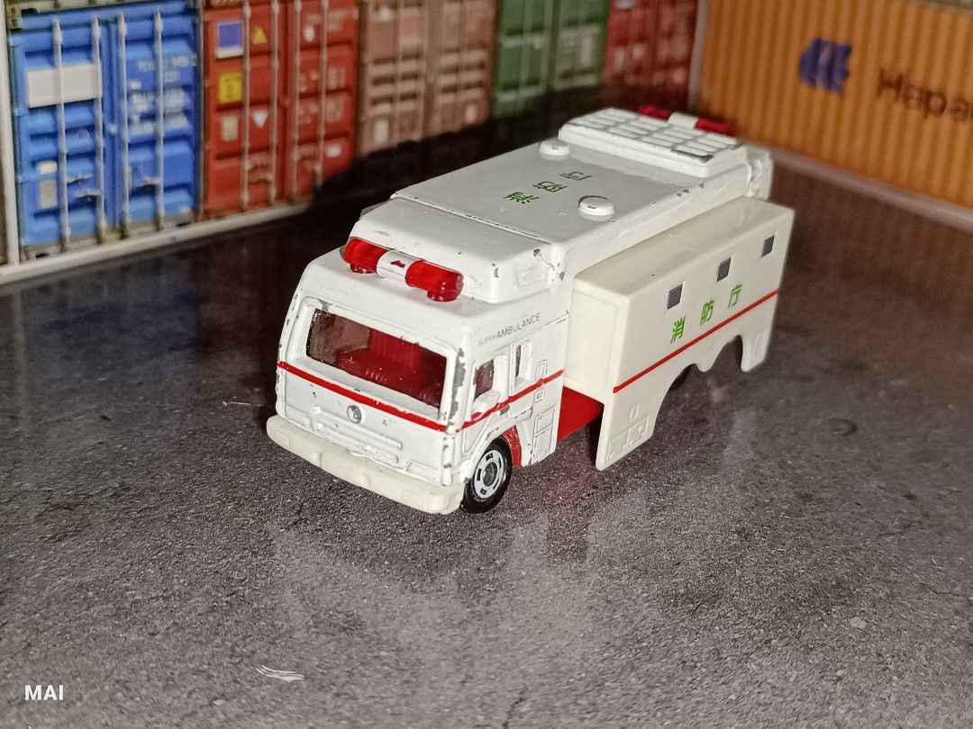 Tomica super ambulance 2025