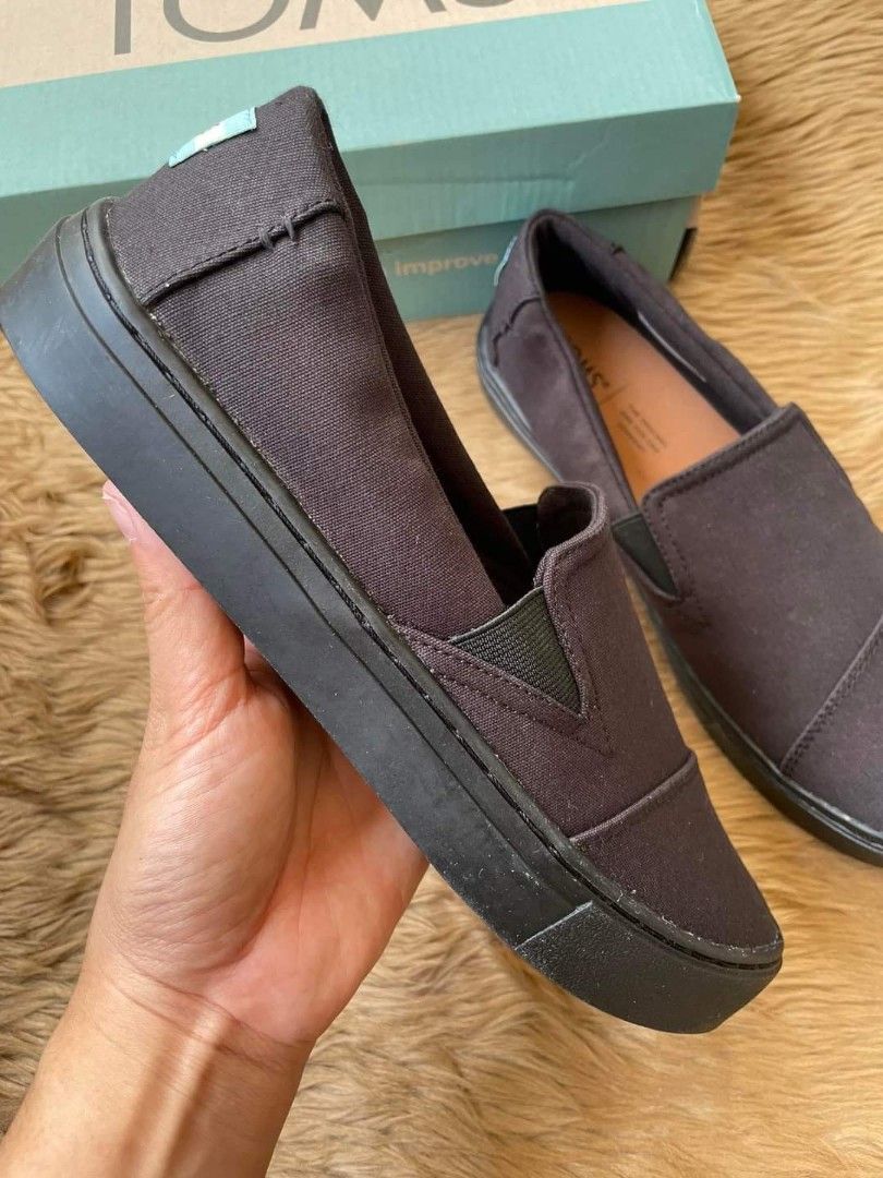 toms luca slip on