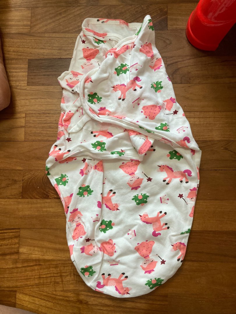 Velcro Swaddle, Babies & Kids, Babies & Kids Fashion on Carousell