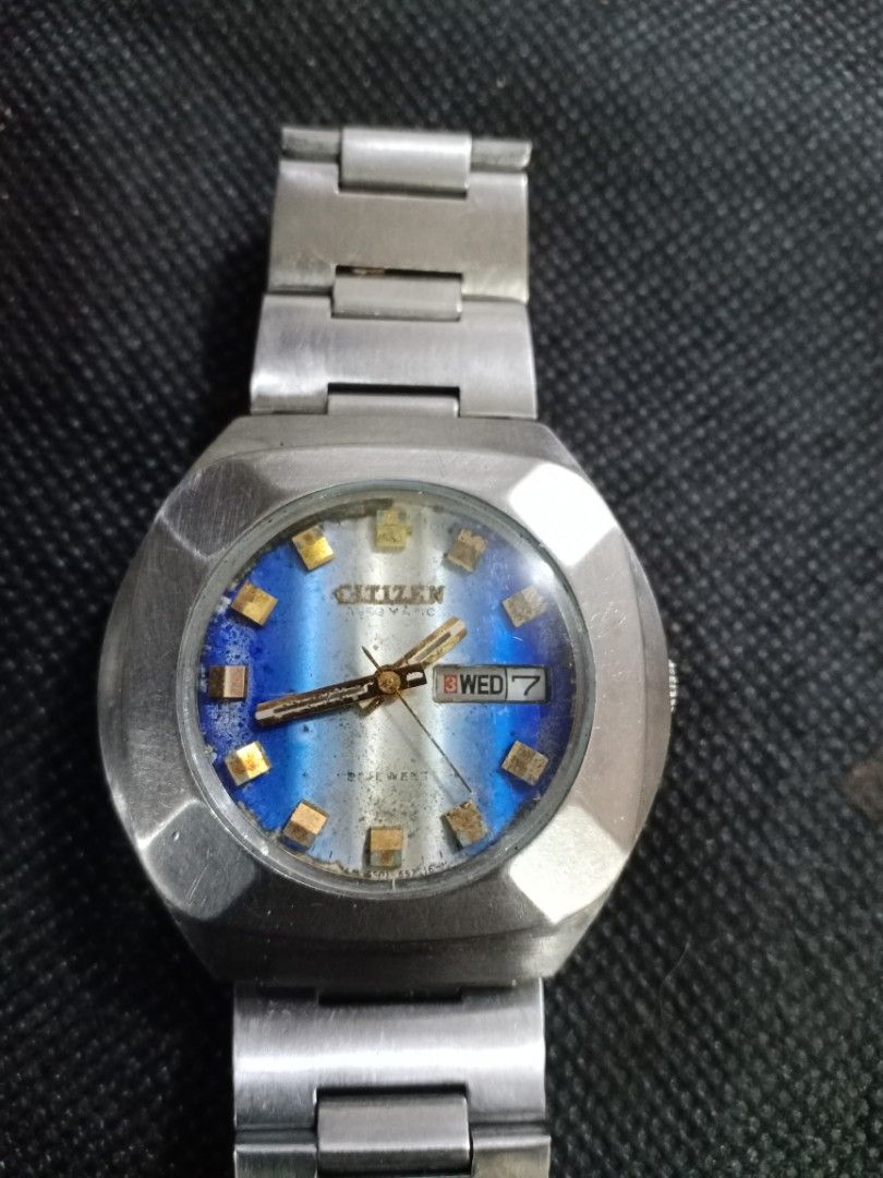 Vintage citizen automatic (Category: Men's Watches) located in Las Pinas. Submitted by quick_deals_great_finds2 (Listing ID 1226155226, Image 2). Description: Original Vintage 40mm Large Fully functional keeps time Fits wrist size 6.8 inches.